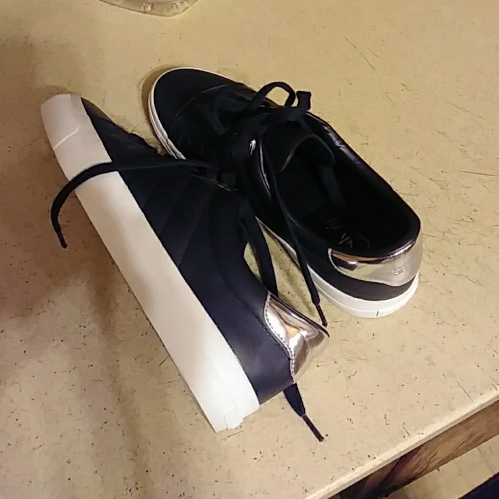 Men's sneakers - Picture 2 of 4